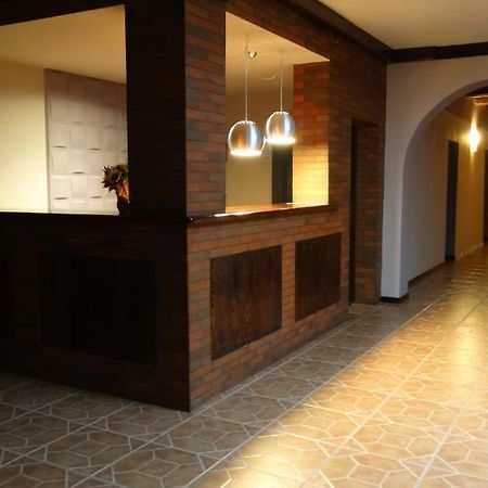 Hotel Junior Zamosc  Bagian luar foto